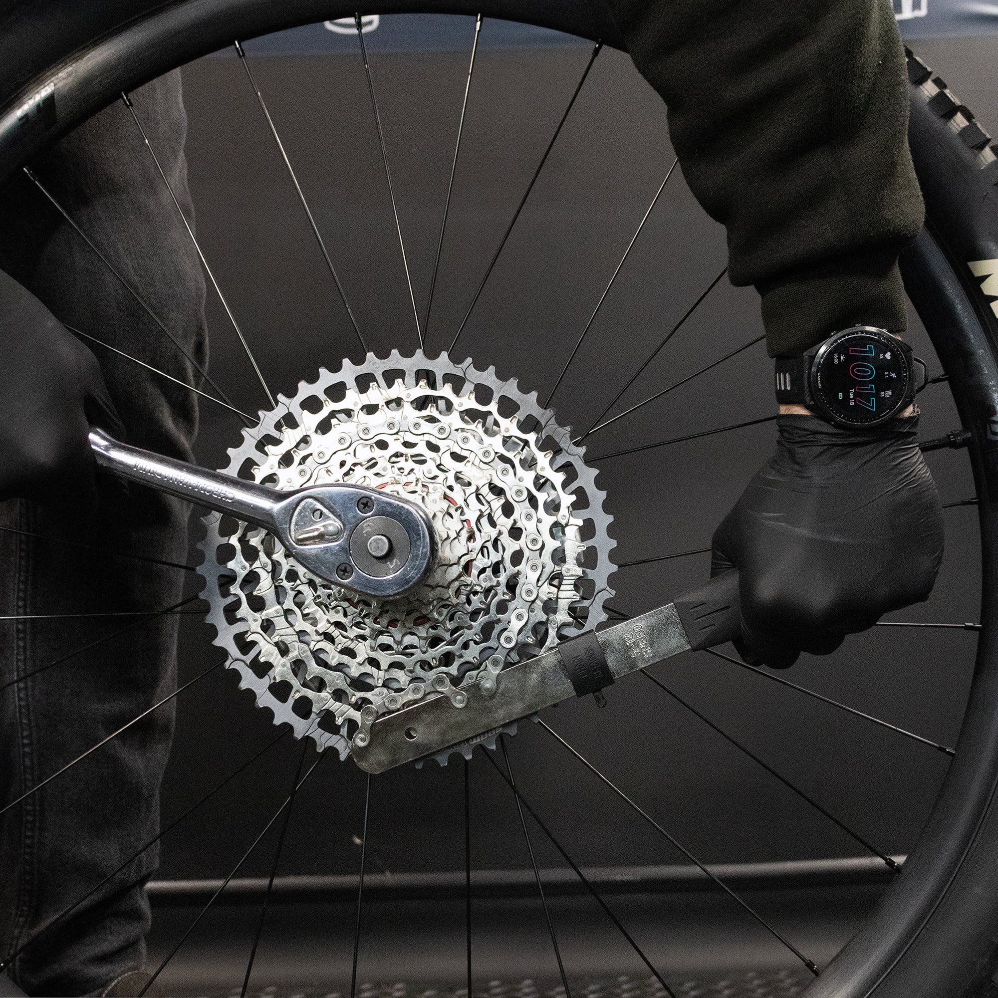 5-12 Speed Chain Whip with Retainer
