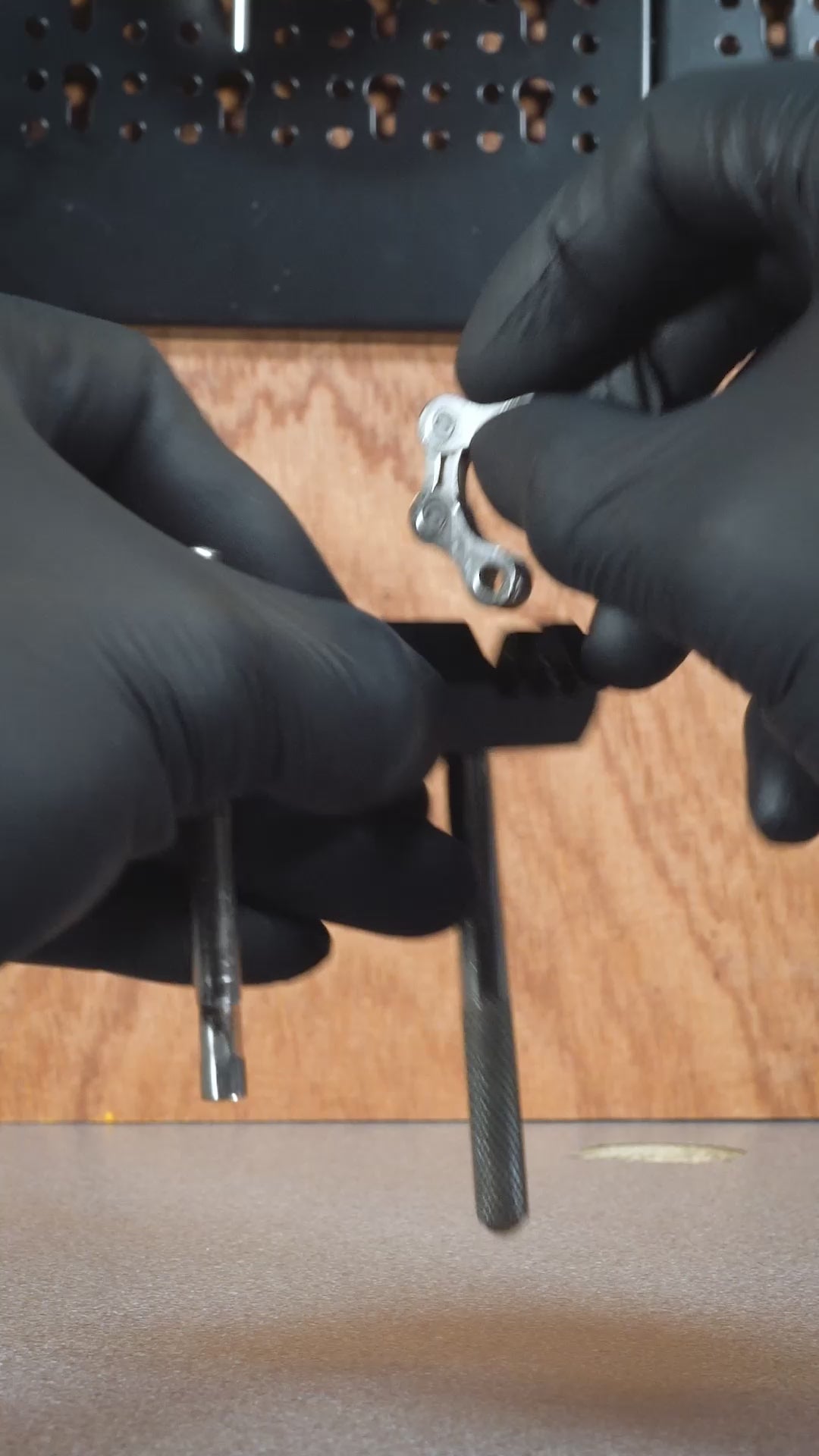 Load video: Chain Break Tool (5-12 Speed)