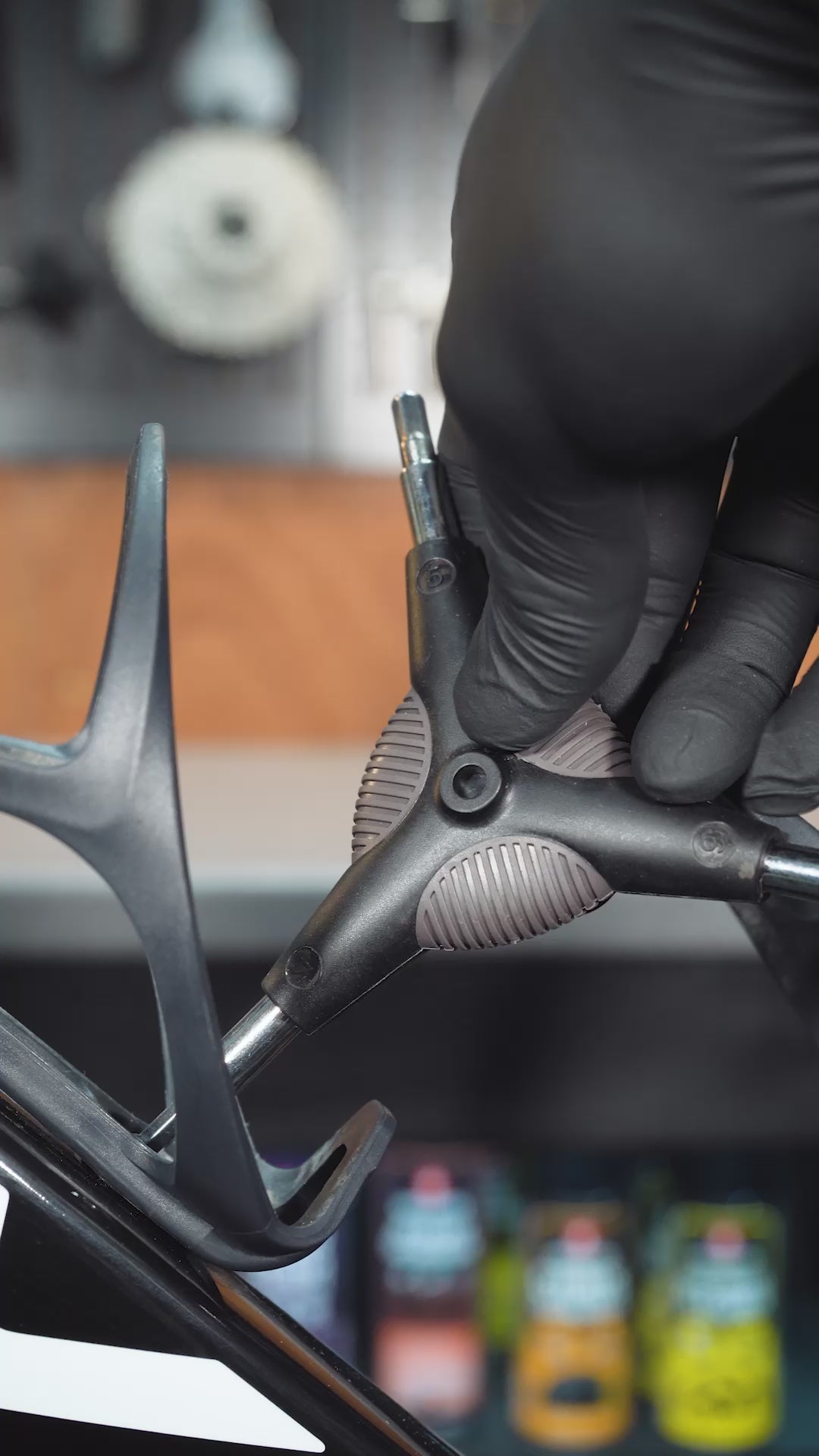 Load video: 3-Way Y-Wrench Hex Key Set (2 Tools / 6 Uses)